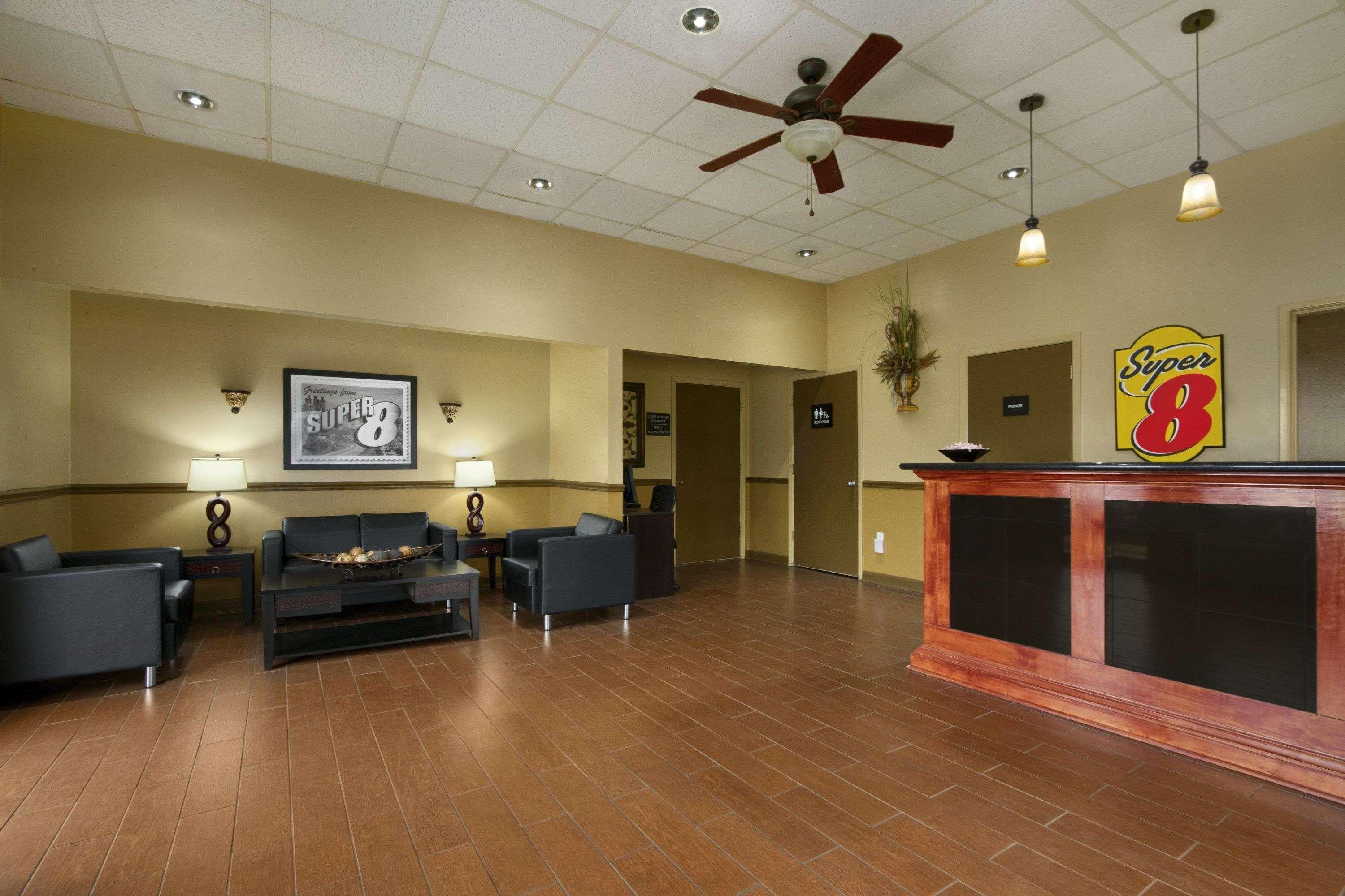 Super 8 By Wyndham-Tupelo Airport Μοτέλ Εξωτερικό φωτογραφία