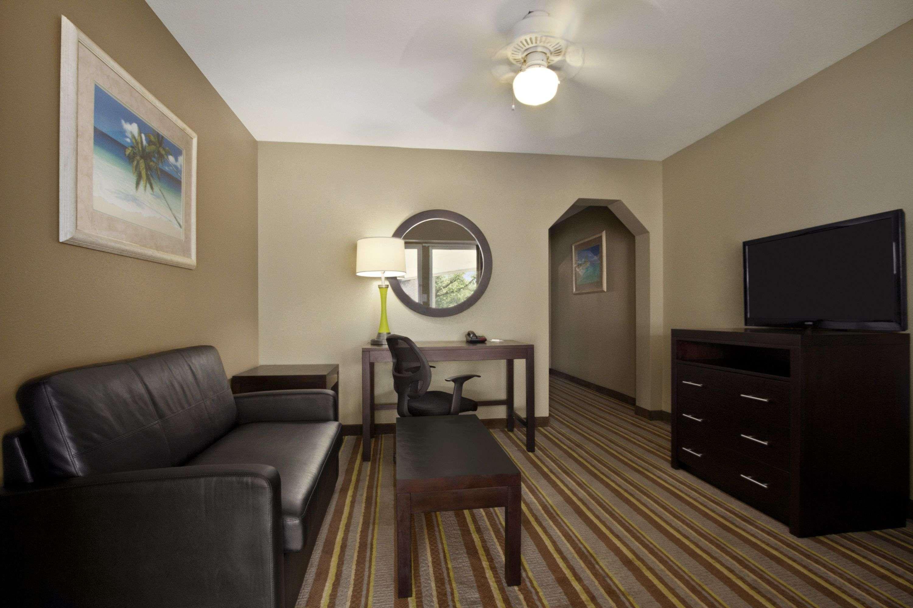 Super 8 By Wyndham-Tupelo Airport Μοτέλ Εξωτερικό φωτογραφία