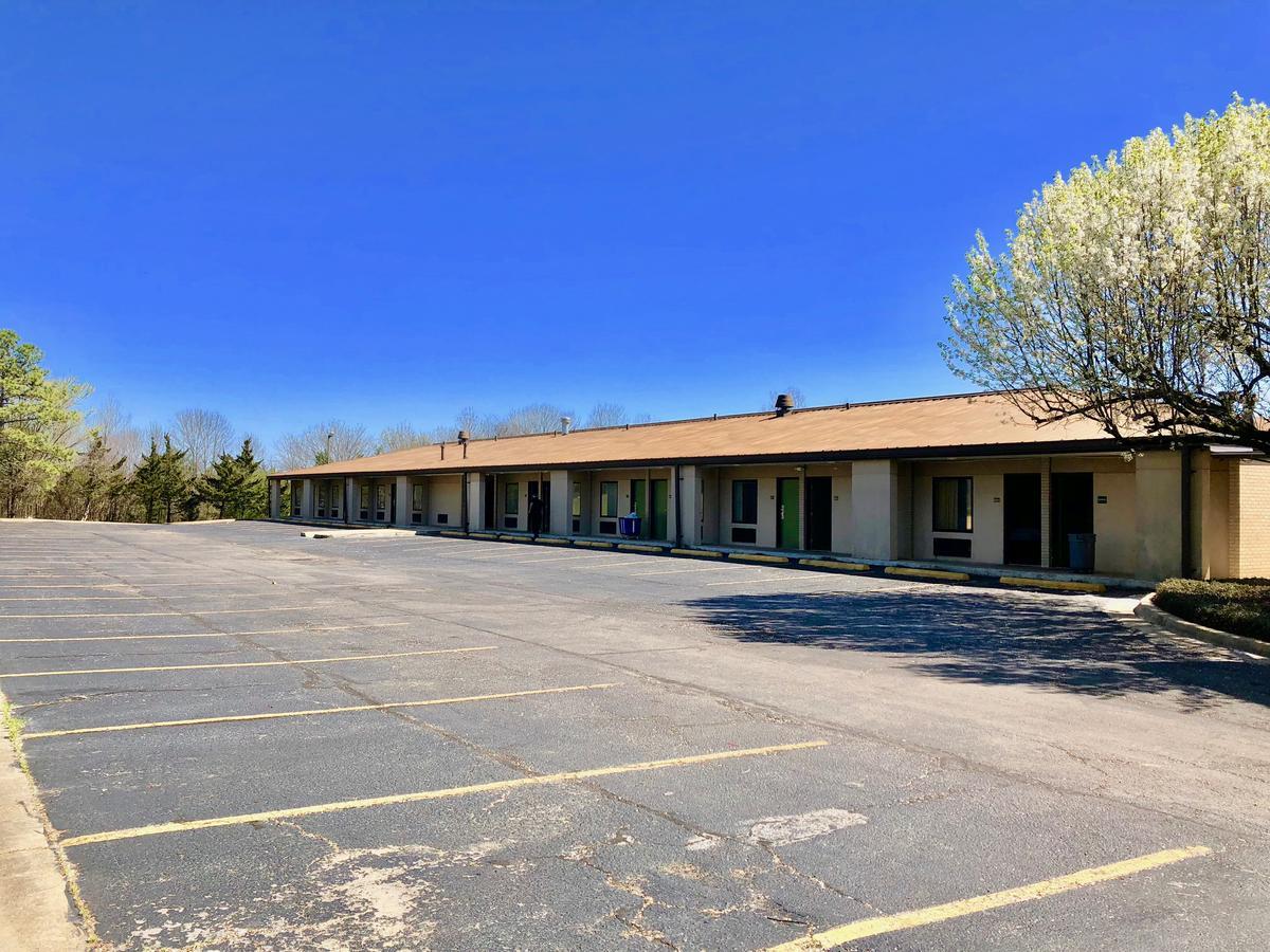 Super 8 By Wyndham-Tupelo Airport Μοτέλ Εξωτερικό φωτογραφία